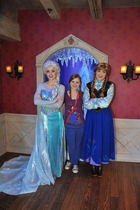 anna and elsa meet and greet